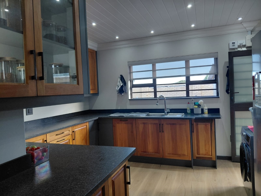 3 Bedroom Property for Sale in Stilbaai Wes Western Cape